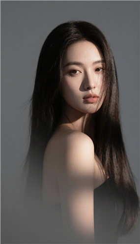 亚洲时尚光影艺术模特美女图片